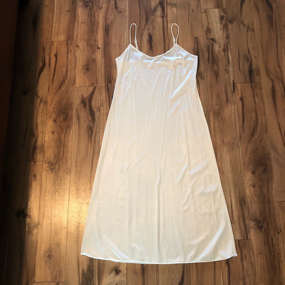 Cabernet cream slip size 32”  34/40